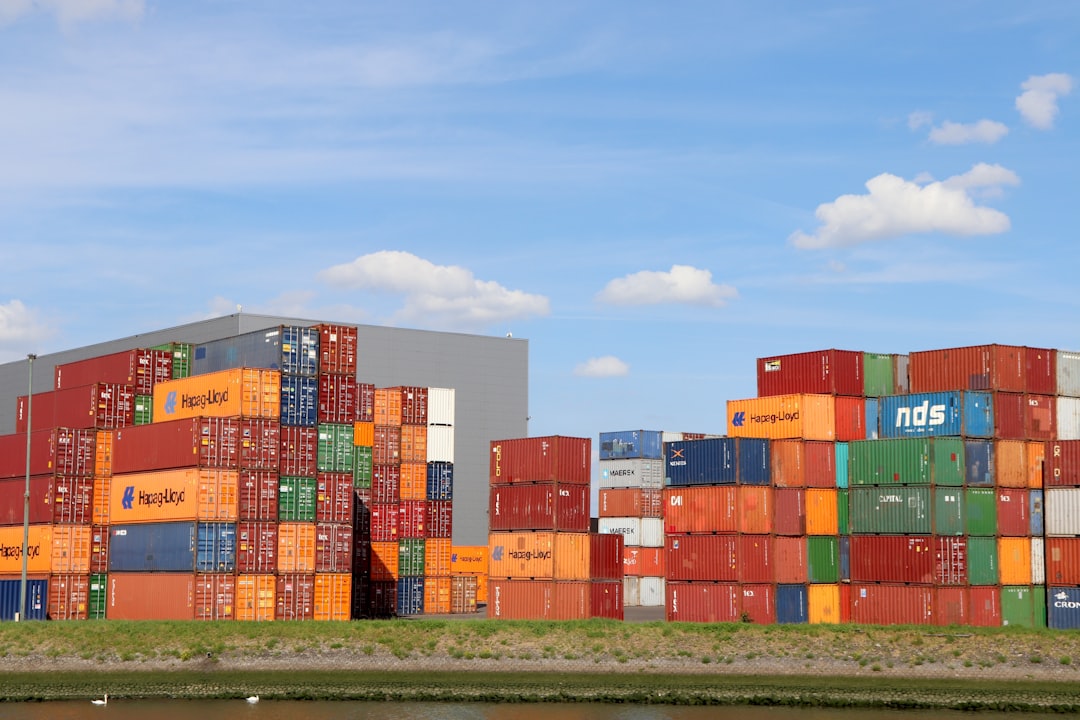 Hyper-V, how to monitor Hyper-V, cluster rollback strategy with retention policies